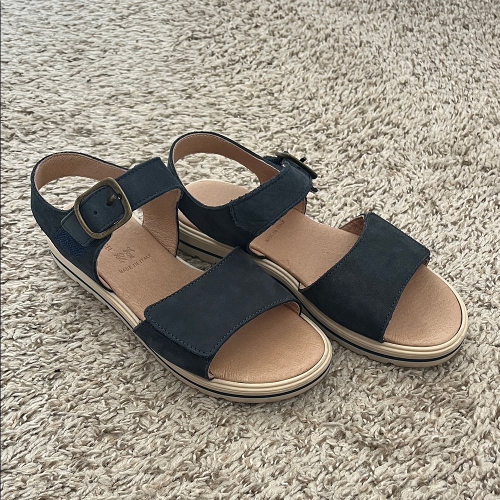 Shuhengel Girls Dark Blue Sandals, EU size 36.